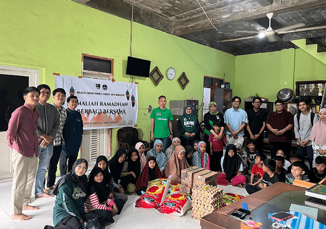 Majelis Daerah Korps Alumni Himpunan Mahasiswa Islam (MD KAHMI) Makassar kembali menunjukkan kepeduliannya dengan menyalurkan bantuan sembako kepada penghuni Panti Asuhan Mawaddah di Jalan Muh. Tahir, Makassar, pada Minggu (23/3/2025).